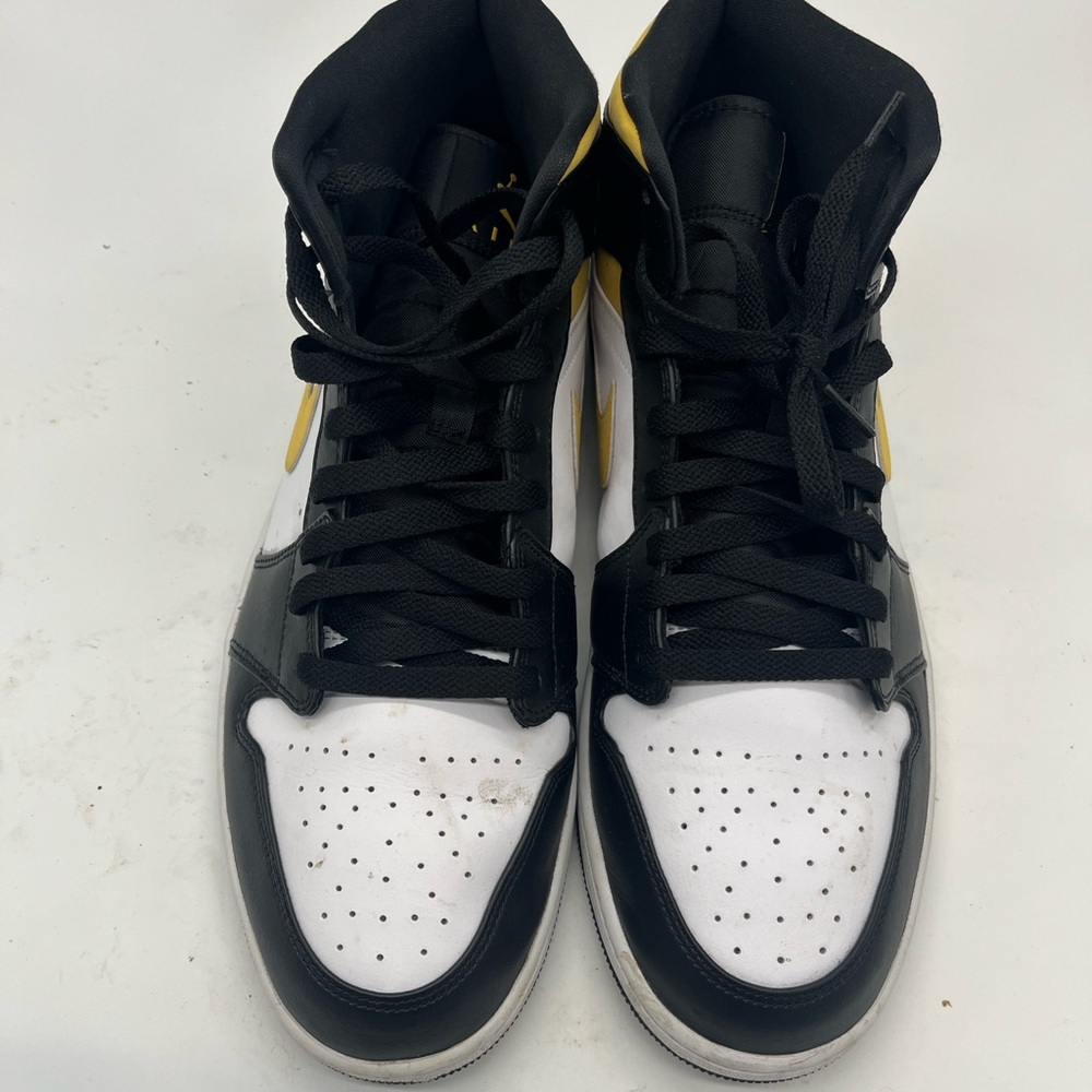 Nike Men's Black and White Sneakers